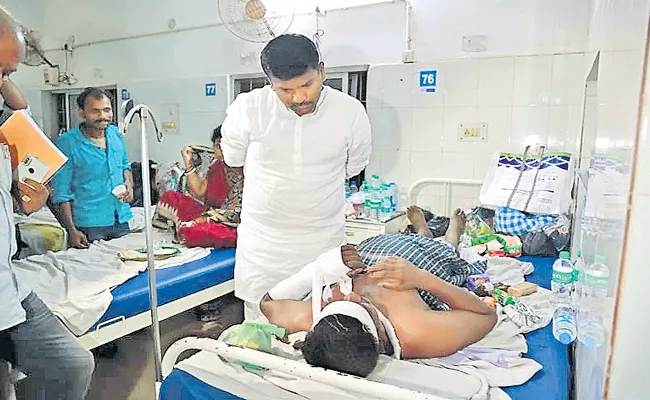 Andhra Pradesh: Minister Gudivada Amarnath Interacts With Orissa Rail Accident Victims - Sakshi