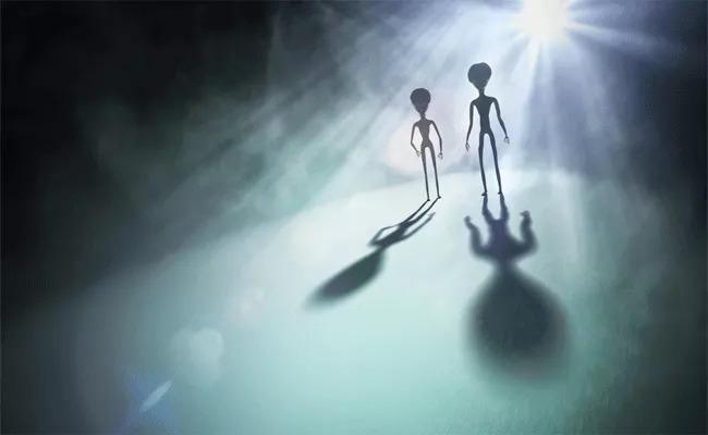 aliens on earth is usa hiding ufo - Sakshi