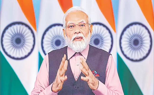 Quit India: PM Narendra Modi apparent jibe at Opposition alliance - Sakshi