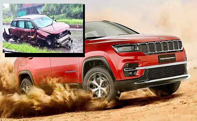 Rs 33 Lakh Jeep Meridian Crashed in Test Drive Video Viral - Sakshi