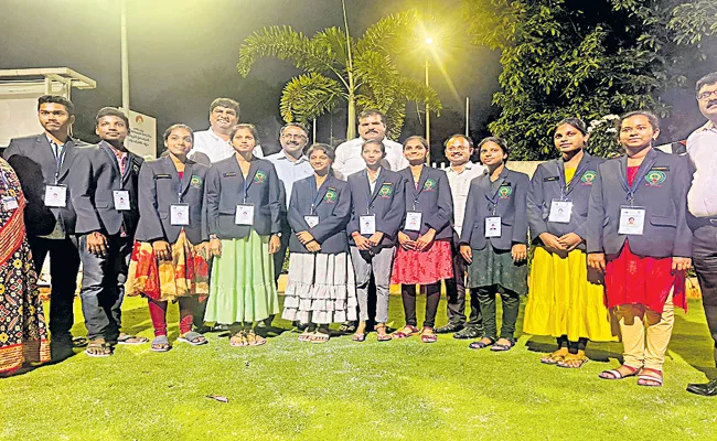 Andhra Pradesh Govt School students to UN conference - Sakshi