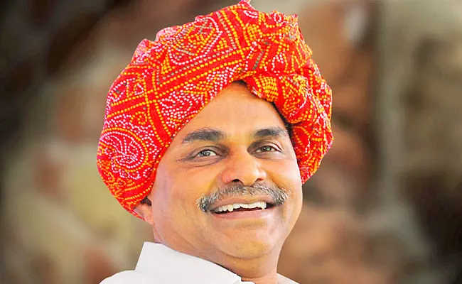 it is not possible to say in a few words For YSR - Sakshi
