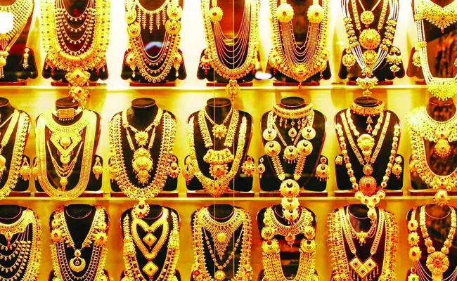 Market bustle in Andhra Pradesh - Sakshi