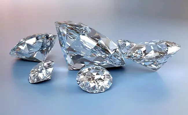 Huge Drop In Diamond Prices - Sakshi