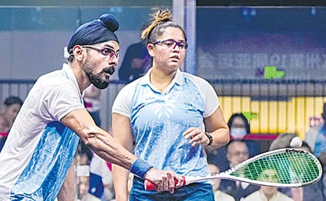 Aim for two golds in squash - Sakshi