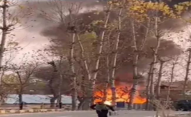 Lashkar terrorists killed inJammu and Kashmir - Sakshi