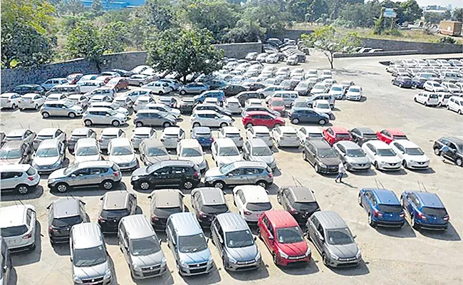 India automobile retail sales declined 8per cent in October 2023 - Sakshi