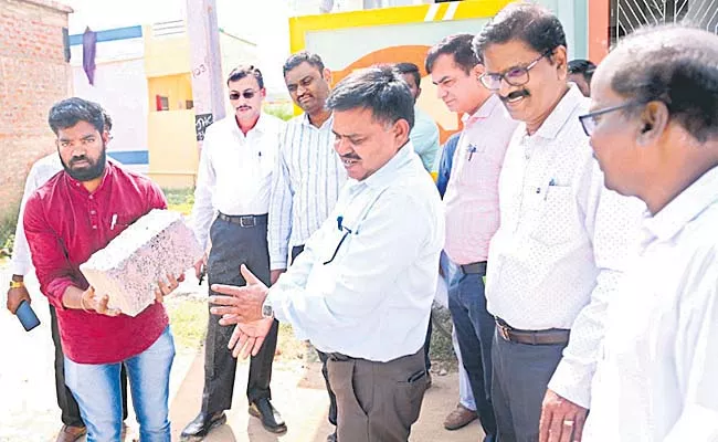Center is satisfied with AP housing construction - Sakshi
