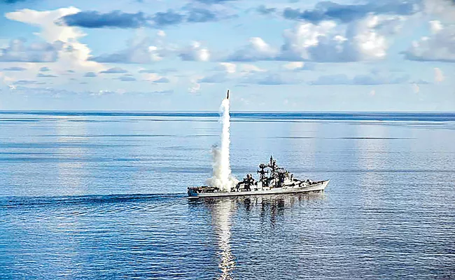 Indian Navy successfully test-fires BrahMos missile from warship in Bay of Bengal - Sakshi