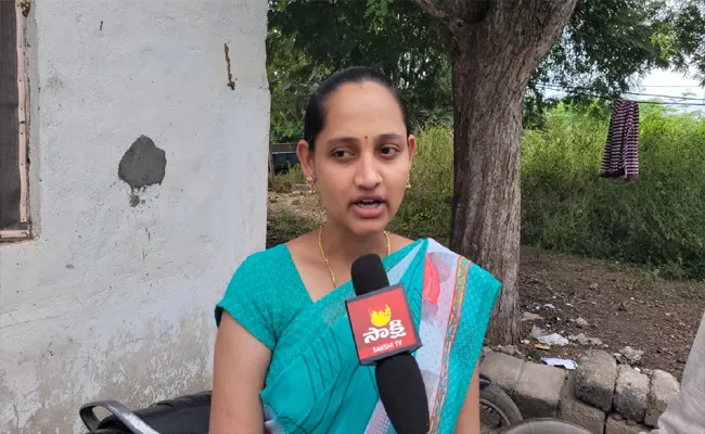 Warangal Village Woman Rajyalakshmi Got Job In Bengaluru DRDA scientist - Sakshi