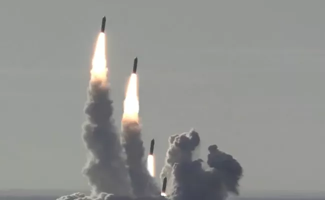 Russian nuclear submarine test launches Bulava intercontinental missile - Sakshi