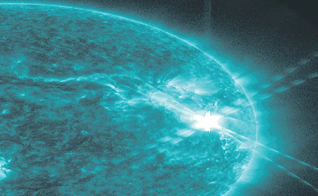 Sun unleashes monster X-class solar flare - Sakshi
