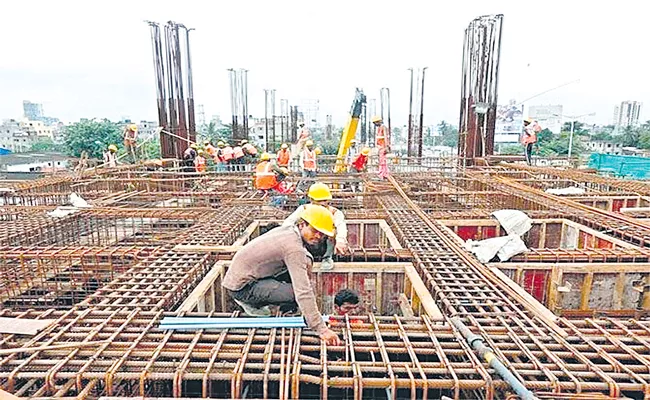 421 Infra projects hit by cost overrun of Rs 4. 40 lakh crore - Sakshi