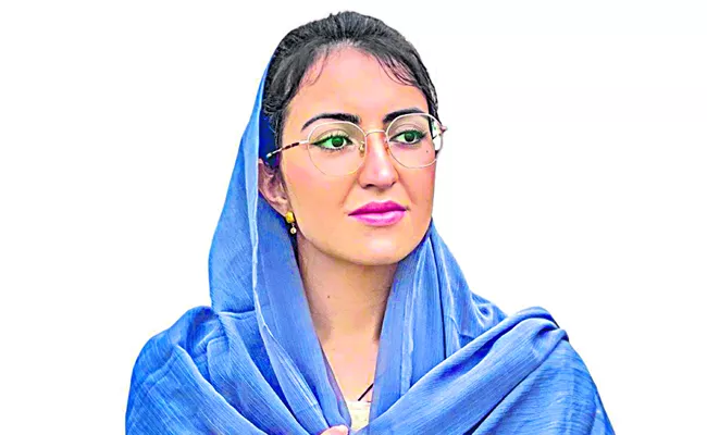 Hindu Woman Files for Nomination in Pakistan Elections - Sakshi