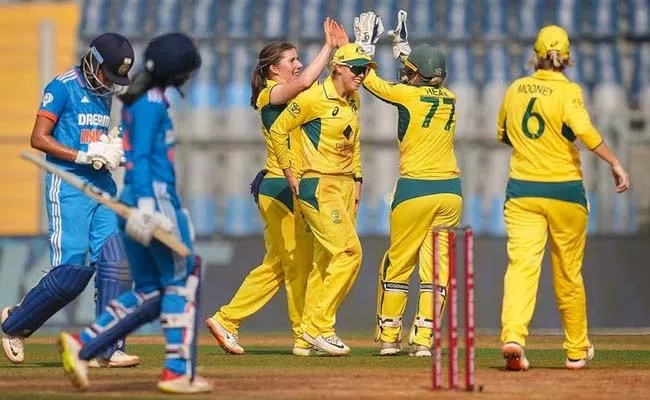  Indian womens team lost to Australia in the first ODI - Sakshi