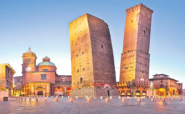 High alert in Italian town as leaning tower at risk of collapse - Sakshi