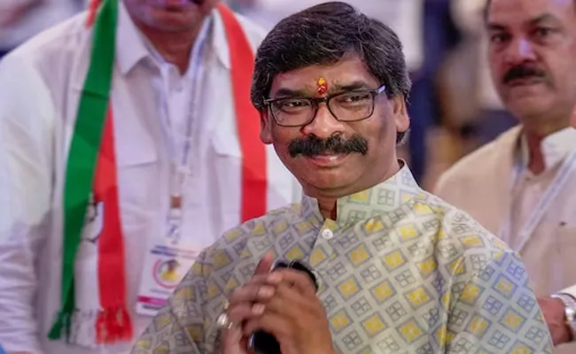 Jharkhand CM Hemant Soren Reduces Qualifying Age for Old-Age Pension to 50 Years - Sakshi