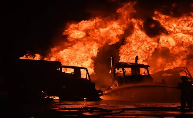 Massive Fire In New Hampshire After Multiple Oil Tankers In Flames - Sakshi