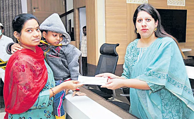 YS Jagan Mohan Reddy Financial Help To Illness Victims - Sakshi