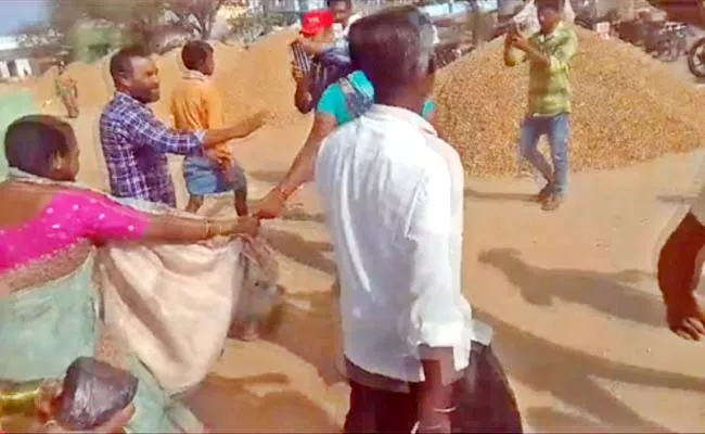 Farmers Attacked Agricultural Market Office In Achampet - Sakshi