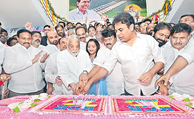 KCR birthday celebrations are grand - Sakshi