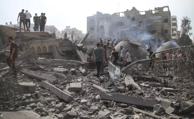 Israel-Hamas war: Israeli Airstrikes Hit Northern, Southern Gaza, 48 killed - Sakshi