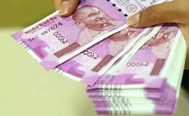 Rs 2000 notes withdrawal Currency in circulation growth dips to 3 7pc in February - Sakshi