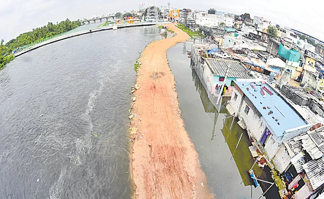 Officials confusion over the beautification of Musi - Sakshi