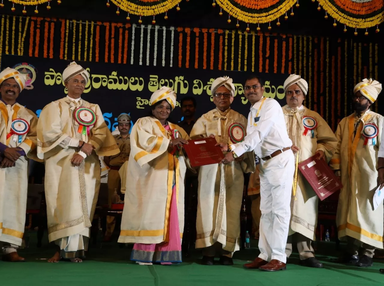 Gopal Krishna received Gold medal in Journalism from Telugu University - Sakshi