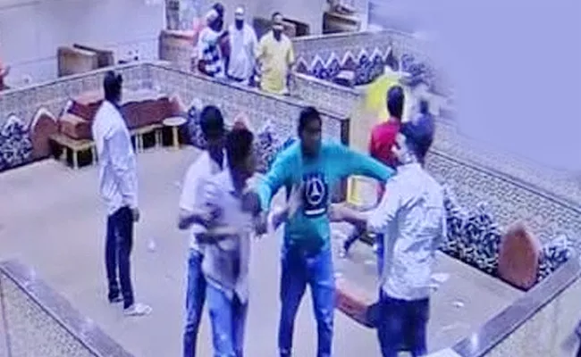 Rowdy Sheeters Attack Customers In Pista House Upparpally Hyderabad - Sakshi