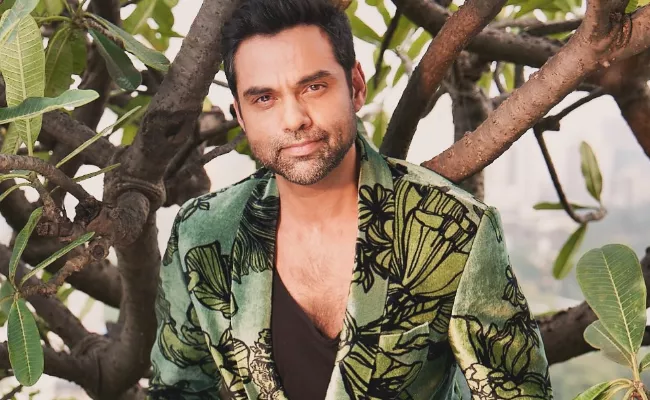 Bollywood Hero Abhay Deol Crazy Post On His Debut Movie - Sakshi