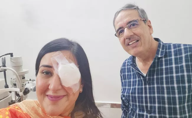 Bansuri Swaraj Eye Injury During Campaigning - Sakshi