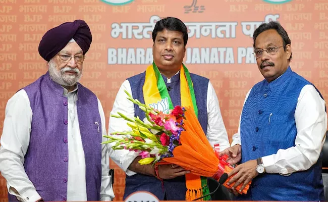 Lok sabha elections 2024: Former Congress spokesperson Rohan Gupta joins BJP - Sakshi