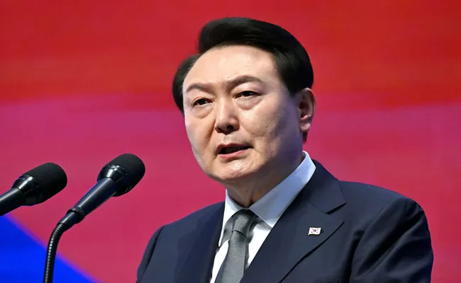 South Korea President Yoon Suk-yeol left humbled by opposition election landslide - Sakshi