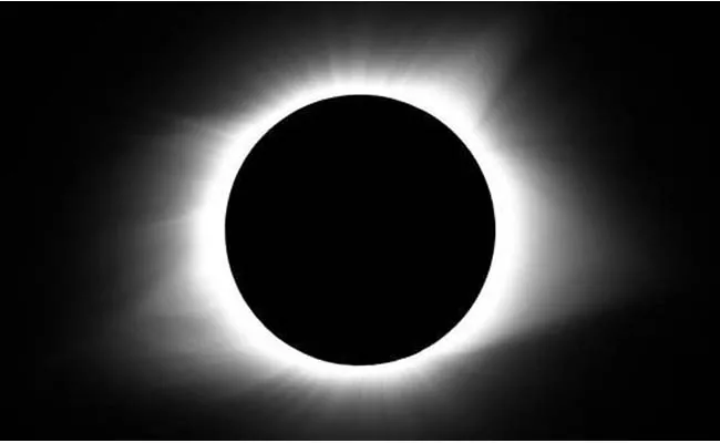 Experts Warn Increase In Deadly Vehicle Crashes During Solar Eclipse  - Sakshi