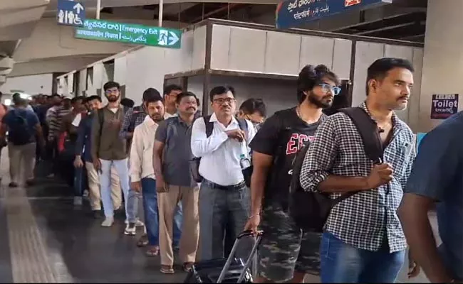 Huge Rush in Hyderabad Metro Trains as Voters Return after polling