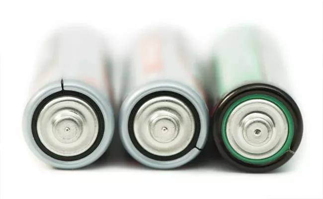 You can find out how full or empty a battery is with a simple test and follow some rules to longlife