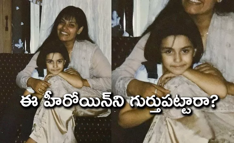 Actress Hansika Childhood Pic With Her Mother