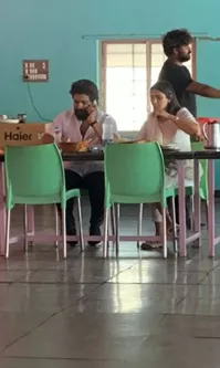 Allu Arjun With His Wife Sneha Spotted In Dhaba 