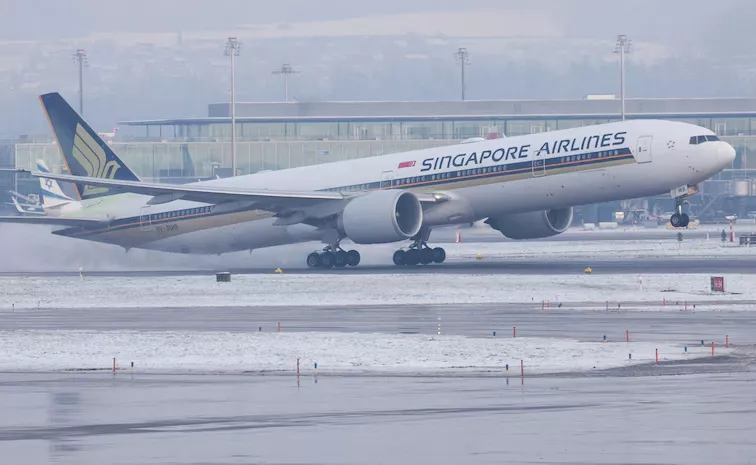 Severe Turbulence on Singapore Airlines Flight From London One Dead