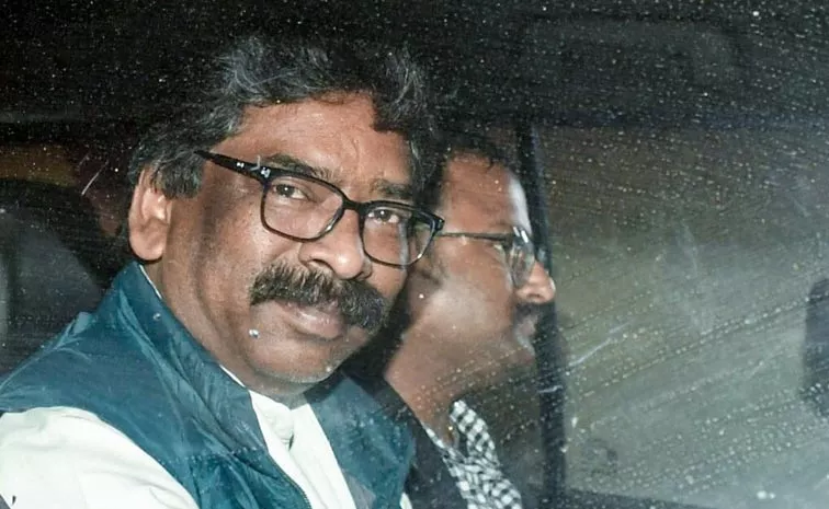 Hemant Soren Withdraws Bail Petition After Supreme Court questions
