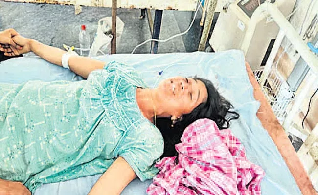 married woman attempted suicide in srikakulam
