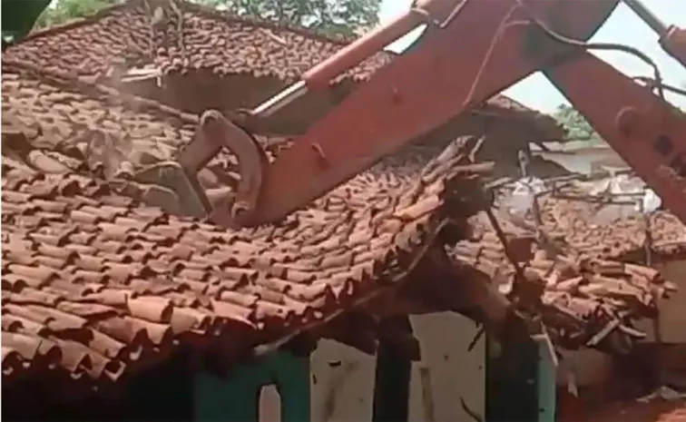 Bulldozer Action Against Muder Accused House