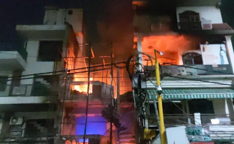 Huge Fire At Delhi Childrens Hospital