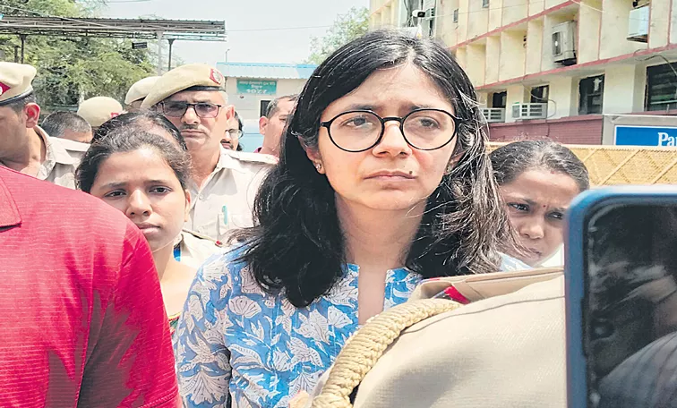 Swati Maliwal Tears Up During Bibhav Kumar Bail Hearing