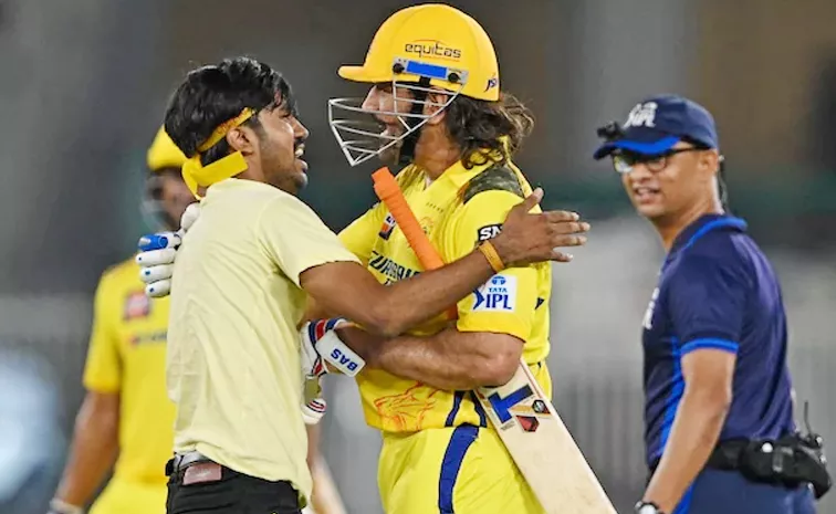 IPL 2024: Dhoni Said He Would Take Care Of My Surgery Claims Pitch Invader