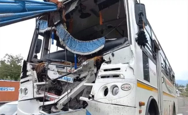 At least seven killed Several injured in Jammu Kashmir bus accident