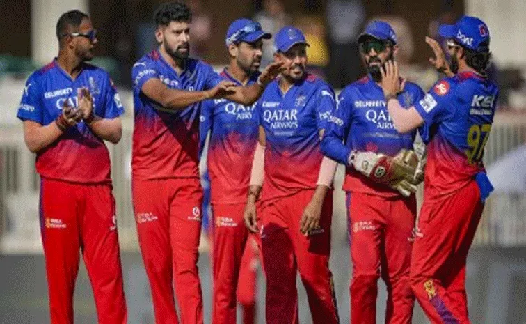 Rcb bowlers on the money as they wipe out Gujarat Titans for 147