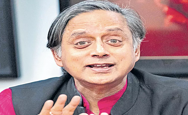 Shashi Tharoor rakes up Hemant Karkare conspiracy theory