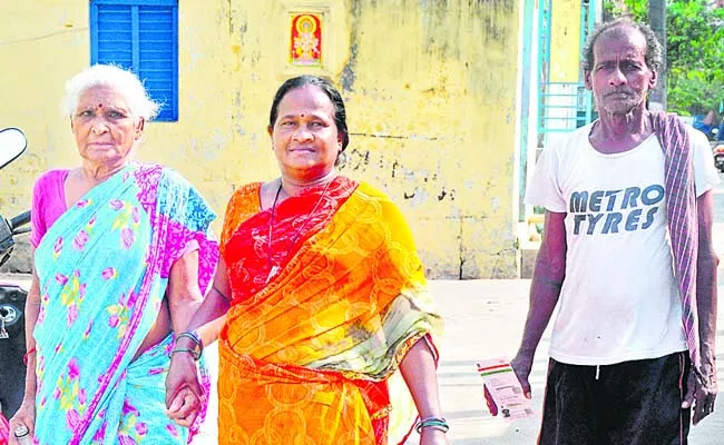 Chandrababu in Andhra Pradesh has put pensioners in trouble